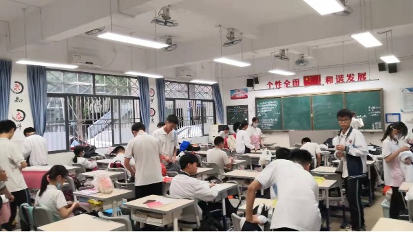 智慧照明，護(hù)眼伴讀——維格教育照明教室護(hù)眼燈，為學(xué)生健康學(xué)習(xí)保駕護(hù)航